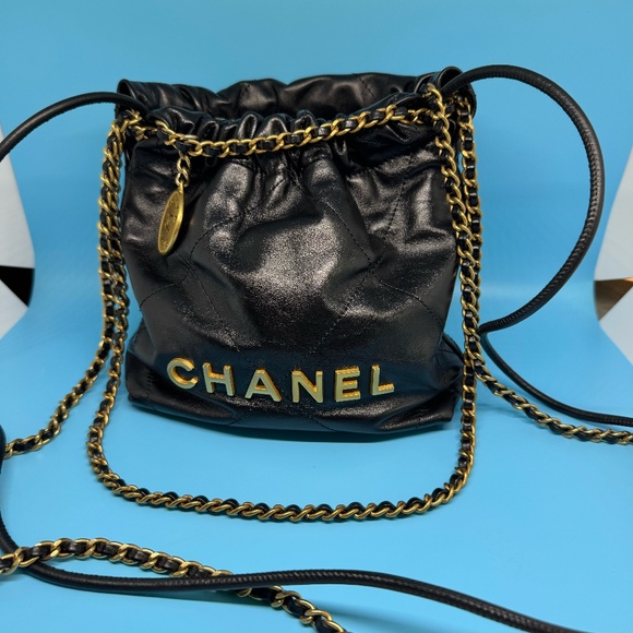 Mini Chanel (22) Black with Gold Hardware - Picture 1 of 3